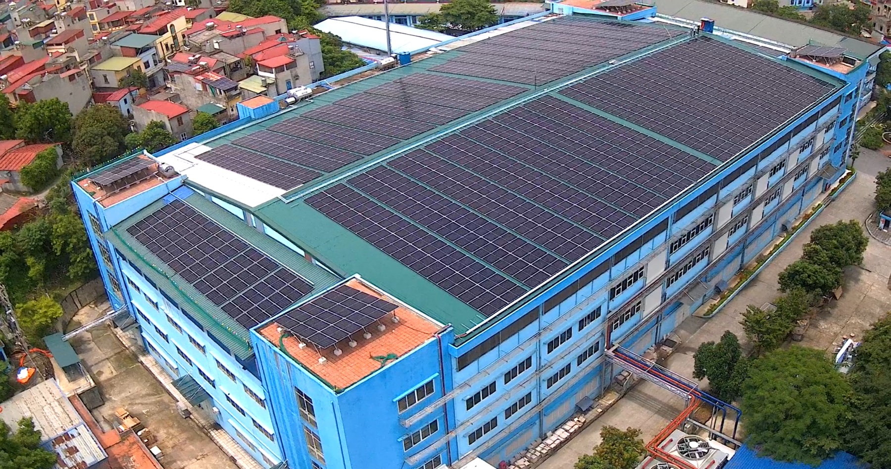 Dự án Điện mặt trời 2,700 MW tại nhà máy may Đáp Cầu